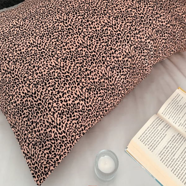 fata de perna pink leopard